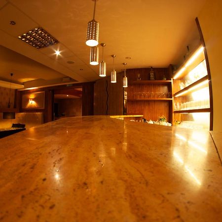 Hotel Tenishouse Marki  Kültér fotó