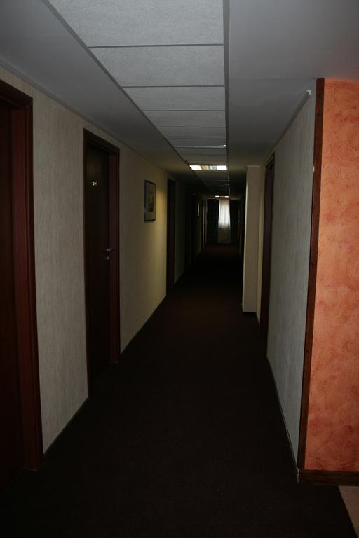 Hotel Tenishouse Marki  Kültér fotó