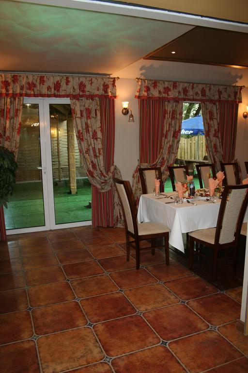 Hotel Tenishouse Marki  Kültér fotó