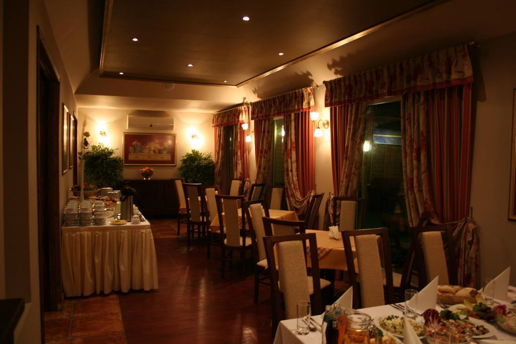 Hotel Tenishouse Marki  Kültér fotó