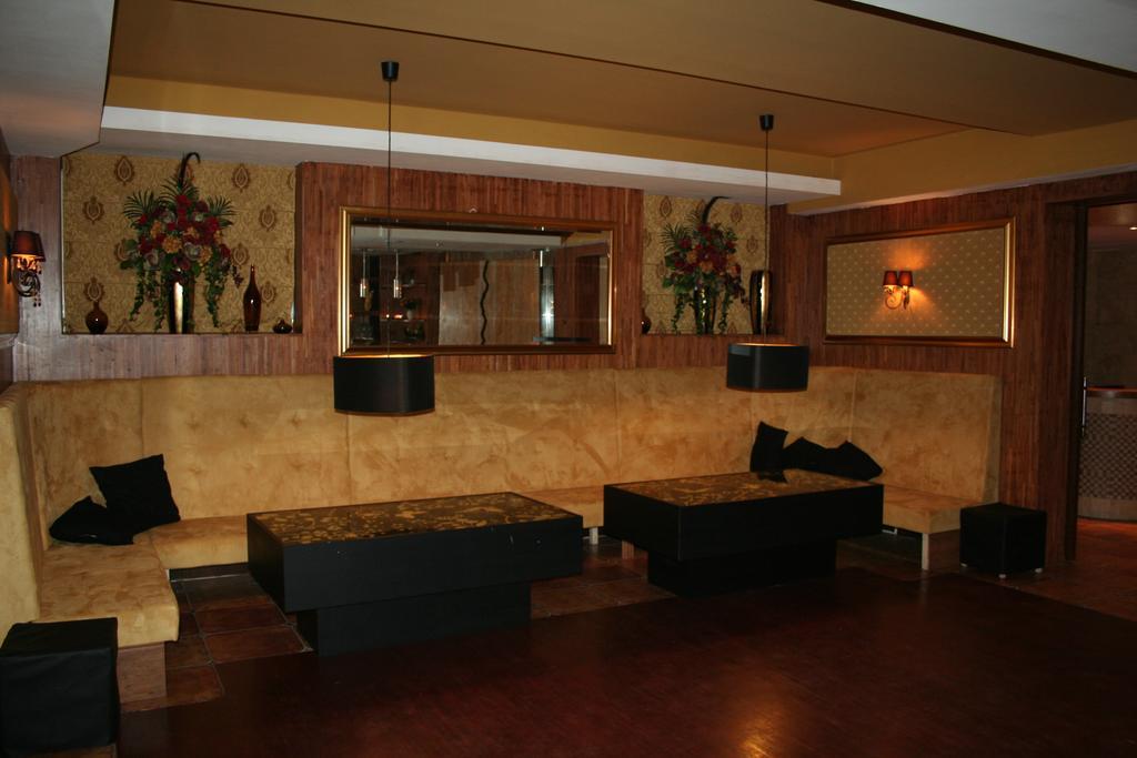 Hotel Tenishouse Marki  Kültér fotó