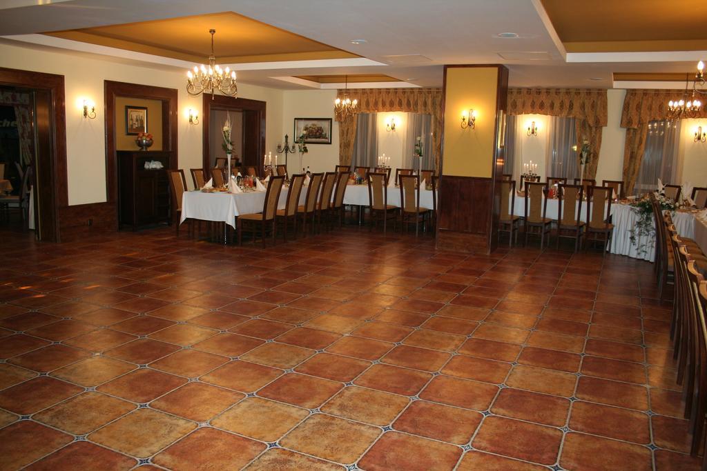 Hotel Tenishouse Marki  Kültér fotó