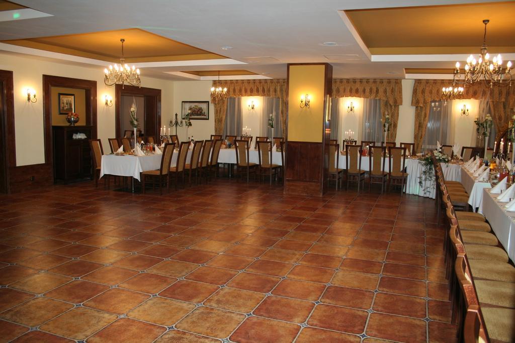 Hotel Tenishouse Marki  Kültér fotó