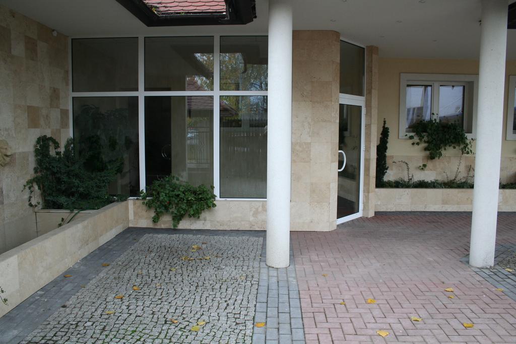 Hotel Tenishouse Marki  Kültér fotó