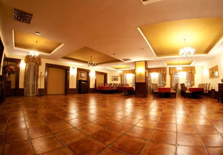 Hotel Tenishouse Marki  Kültér fotó