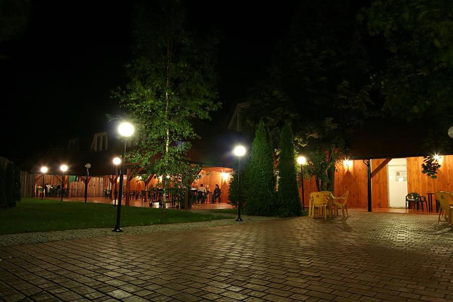 Hotel Tenishouse Marki  Kültér fotó