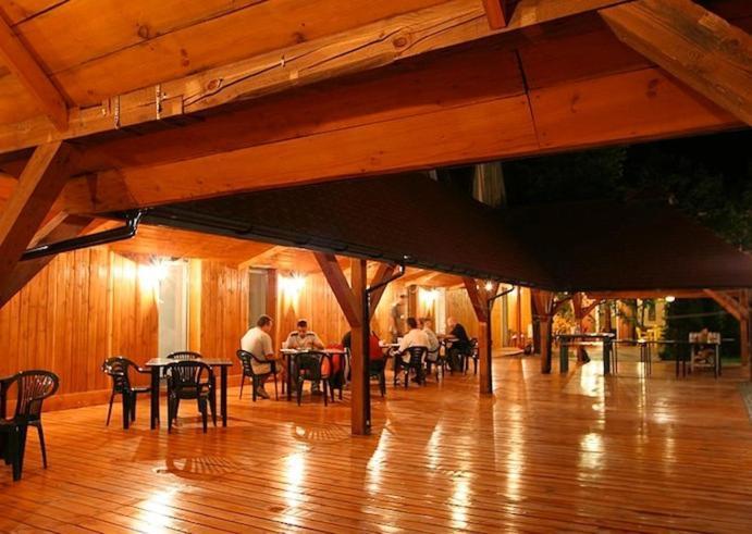 Hotel Tenishouse Marki  Kültér fotó